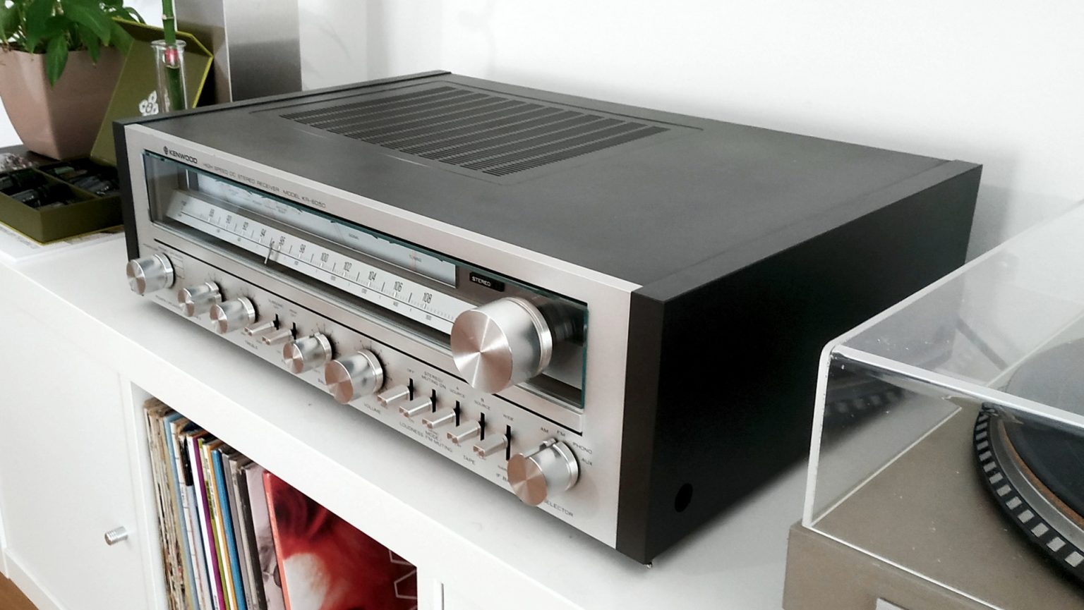 Rel&egrave; Omron Originale Per Amplificatori Kenwood KA-7300, KA-8300, KR-7050 E Simili &ndash; Nuovo Con Istruzioni