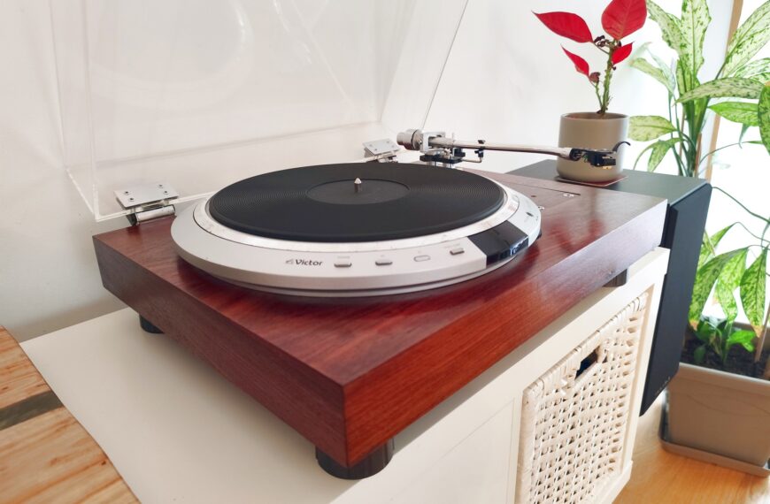 Victor TT 81 + CL-P1 – Turntable